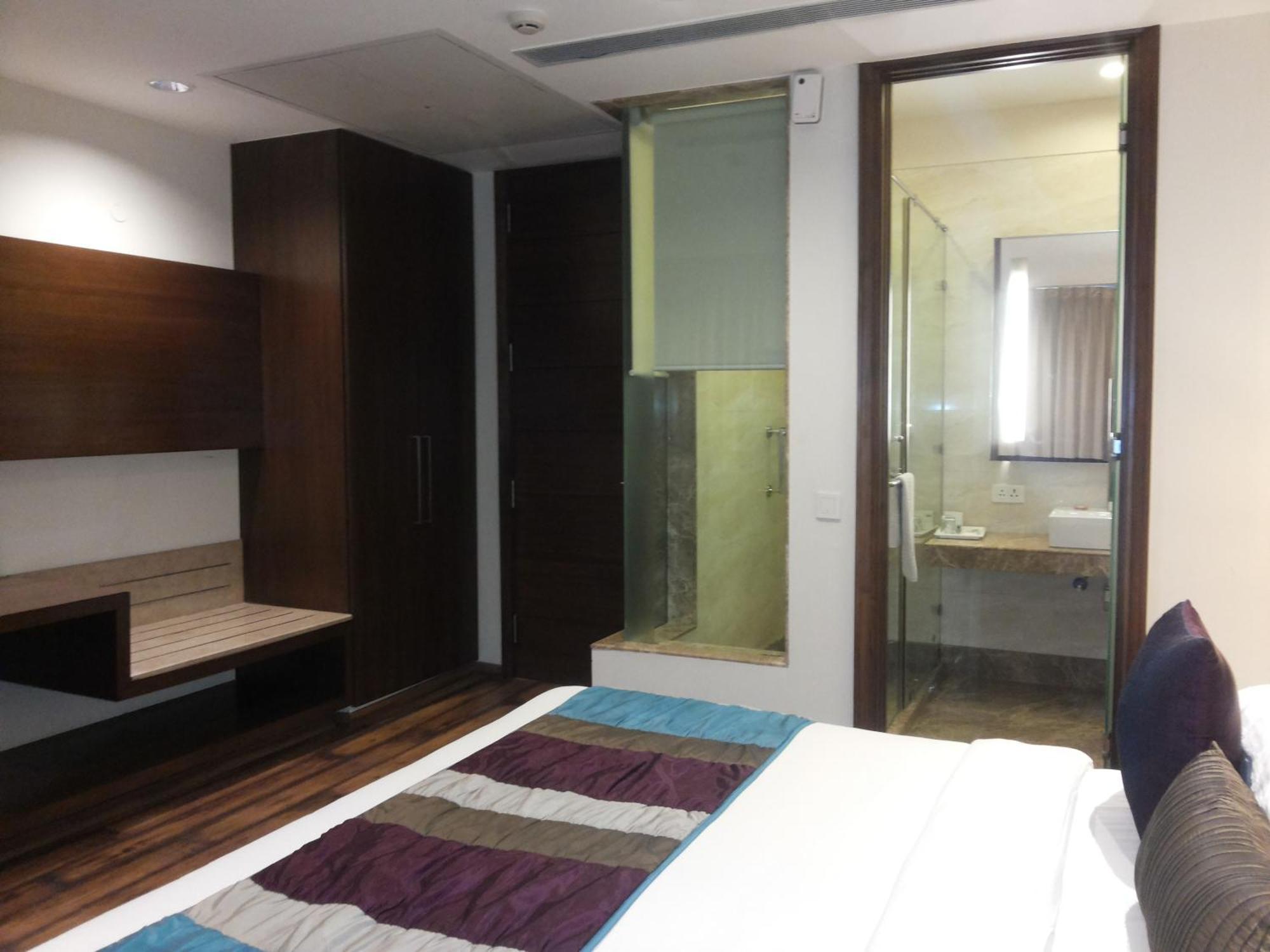 La Sagrita Otel Yeni Delhi Oda fotoğraf
