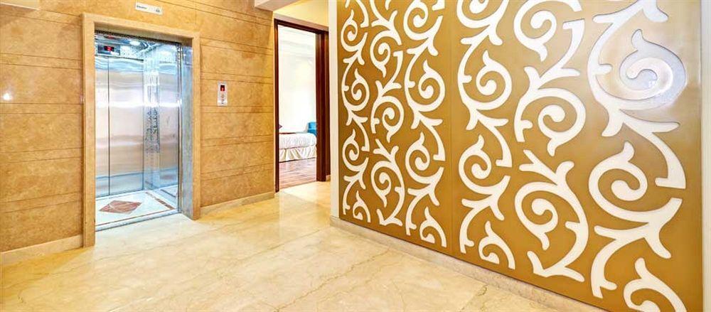 La Sagrita Otel Yeni Delhi Dış mekan fotoğraf