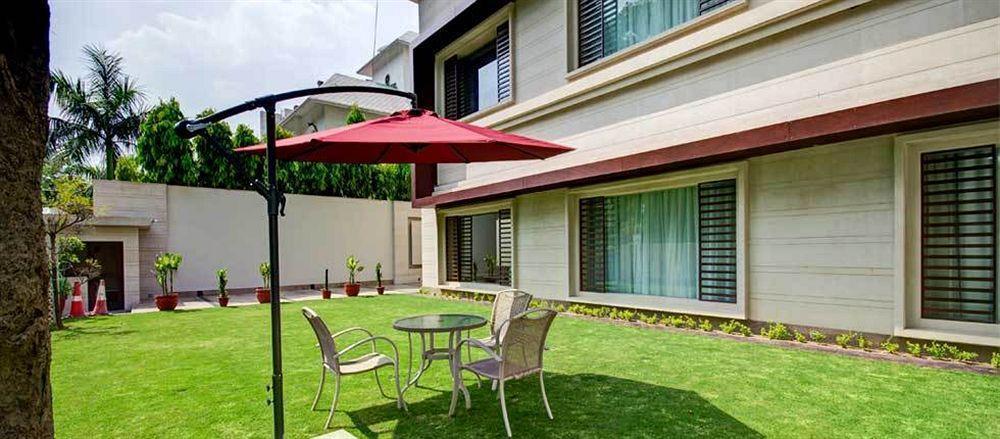La Sagrita Otel Yeni Delhi Dış mekan fotoğraf