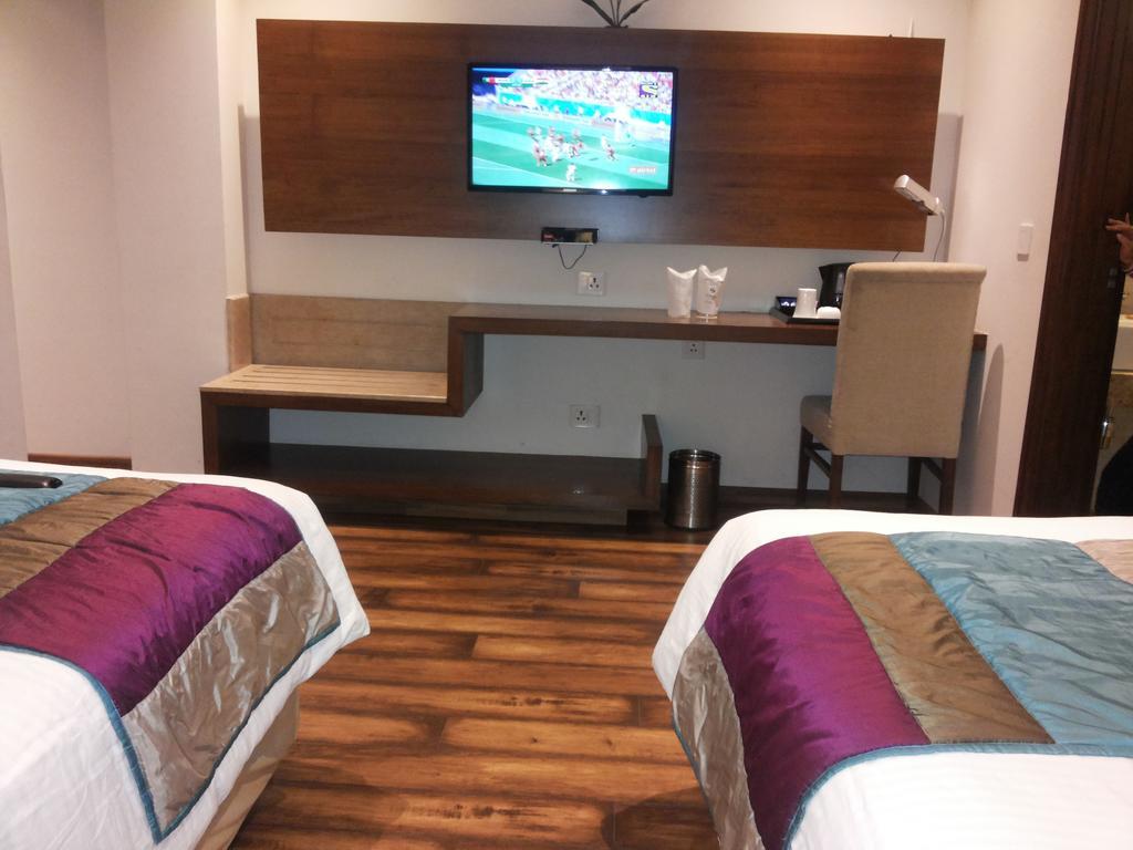 La Sagrita Otel Yeni Delhi Oda fotoğraf