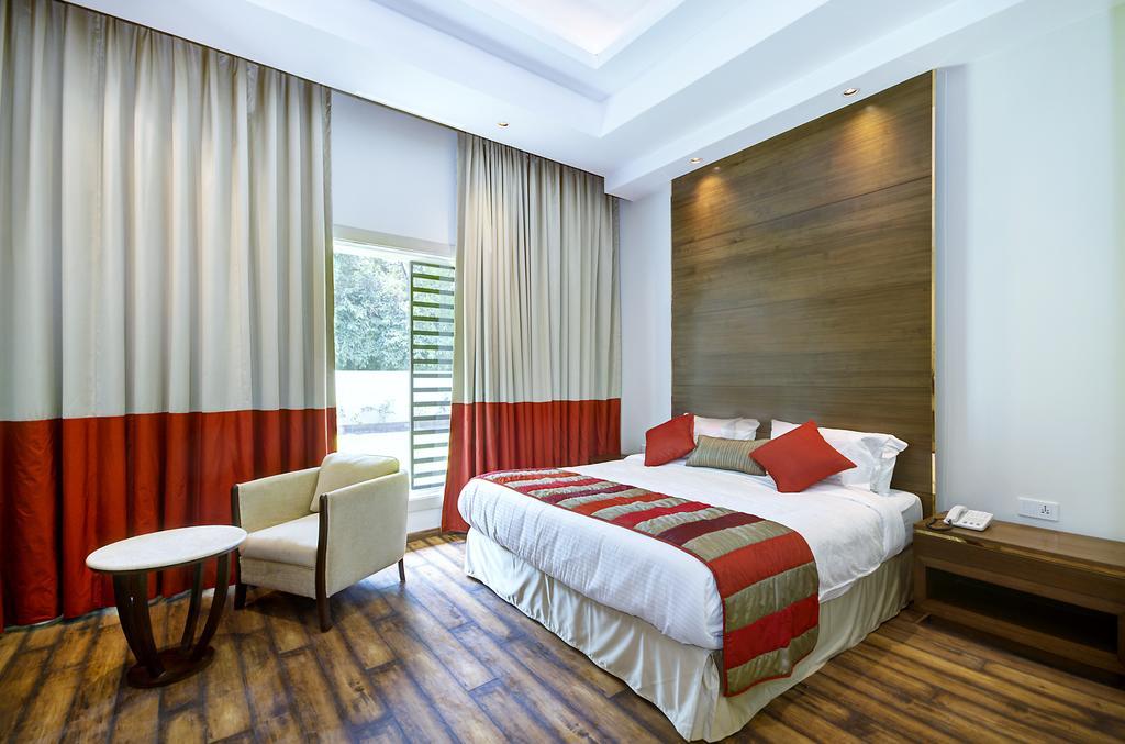 La Sagrita Otel Yeni Delhi Oda fotoğraf