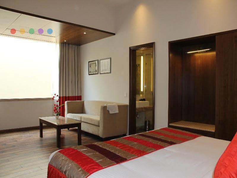 La Sagrita Otel Yeni Delhi Dış mekan fotoğraf